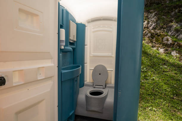 Best Portable restroom trailer rental  in Gloucester City, NJ